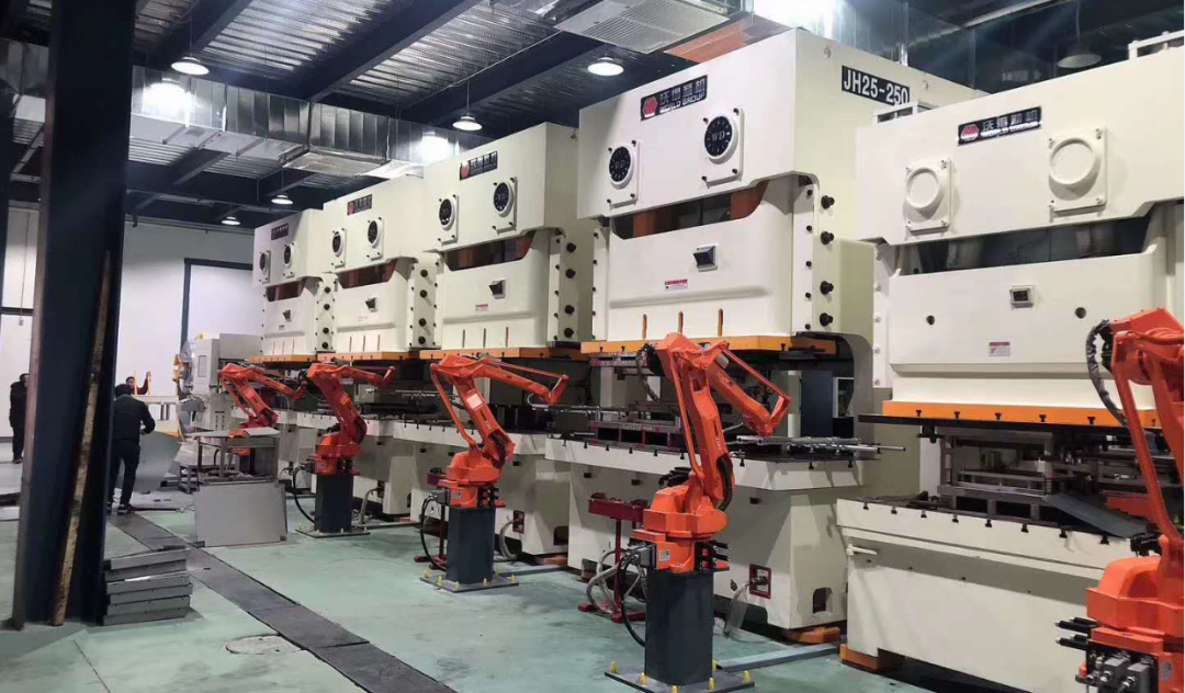 Pindutin ang Robot Arm.