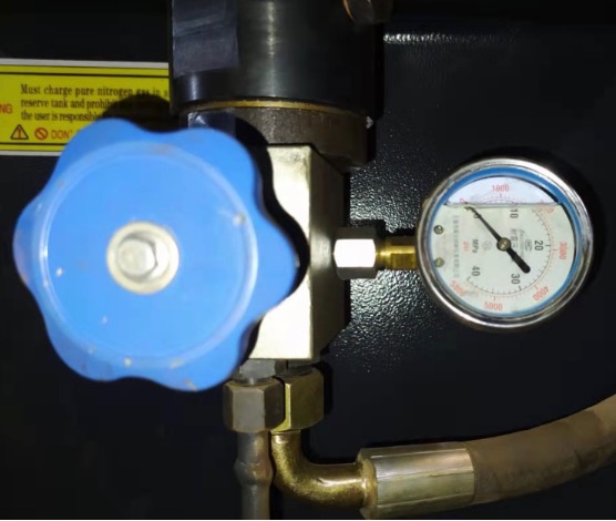 Accumulator Oil Filling-Oil Pressure Gauge.