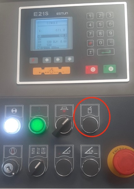 E21S NC system-cutting machine.