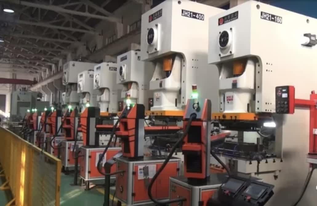 Pindutin ang linya na may robot na paglipat