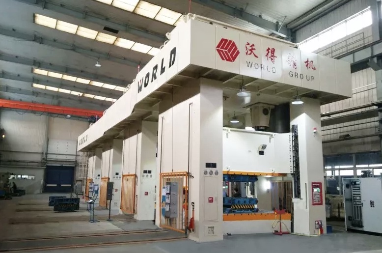 Eccentric gear press para sa mga auto parts.